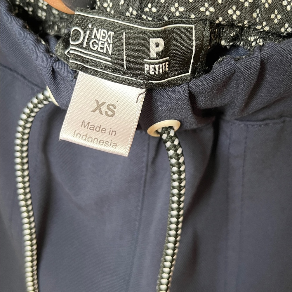 Koi Next Gen Navy Scrub Set - Picture 5 of 6